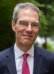 Stadtdekan Dr. Bernhard Liess