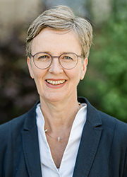 Dekanin Stefanie Ott-Frühwald